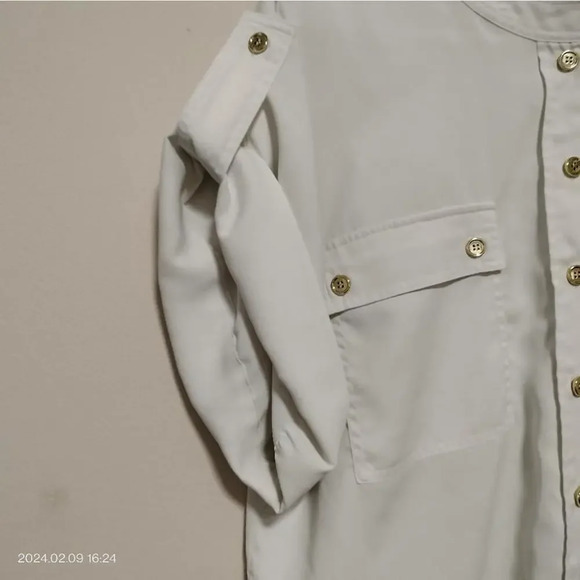 bishop + young Size Large Off White Adjustable Short Sleeves Gold Button Blouse - Picture 5 of 9